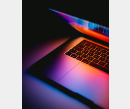 الشرق بيديا