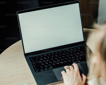 الشرق بيديا