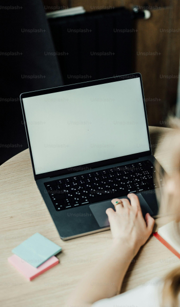 الشرق بيديا